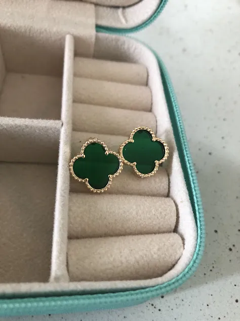 Brinco Trevo de Quatro Folhas Verde - Banhado a Ouro 18k