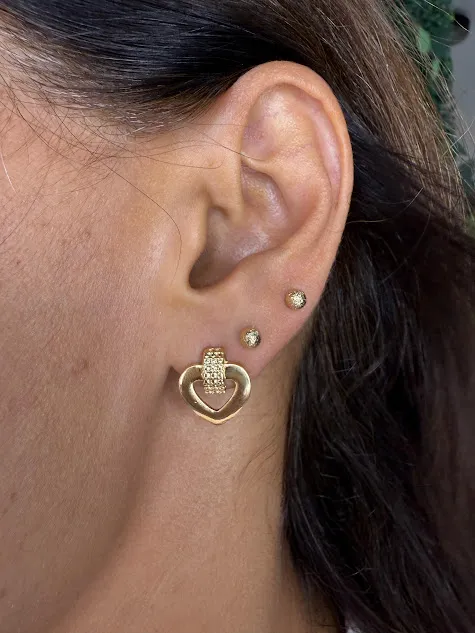 Brinco Coração Vazado - Banhado a Ouro 18K