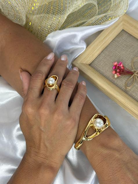 Bracelete Orgânico com Pérola - Banhado em Verniz Italiano