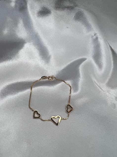 Pulseira Infantil Corrente Veneziana e 3 Corações Lisos - Banhado a Ouro 18k