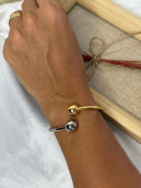 Bracelete com Esferas nas Pontas - Banhado em Verniz Italiano e Ródio Branco