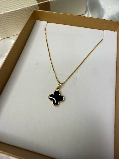 Colar de Trevo Esmaltado Preto - Banhado a Ouro 18K