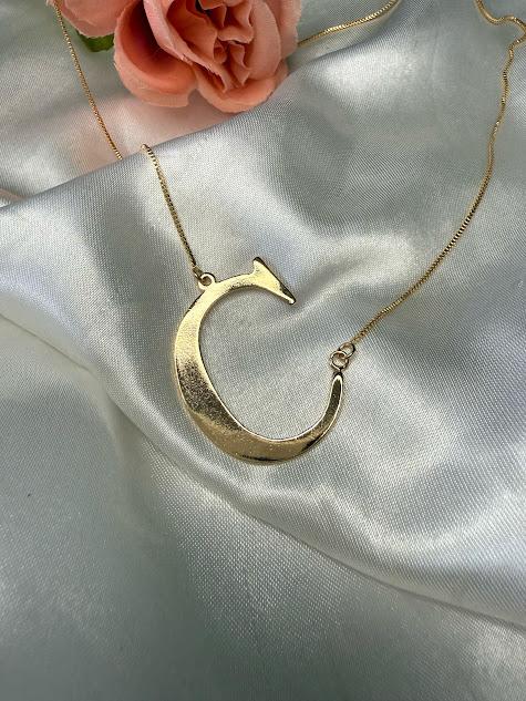 Colar Inicial Letra Deitada 45cm - Banhado a Ouro 18K