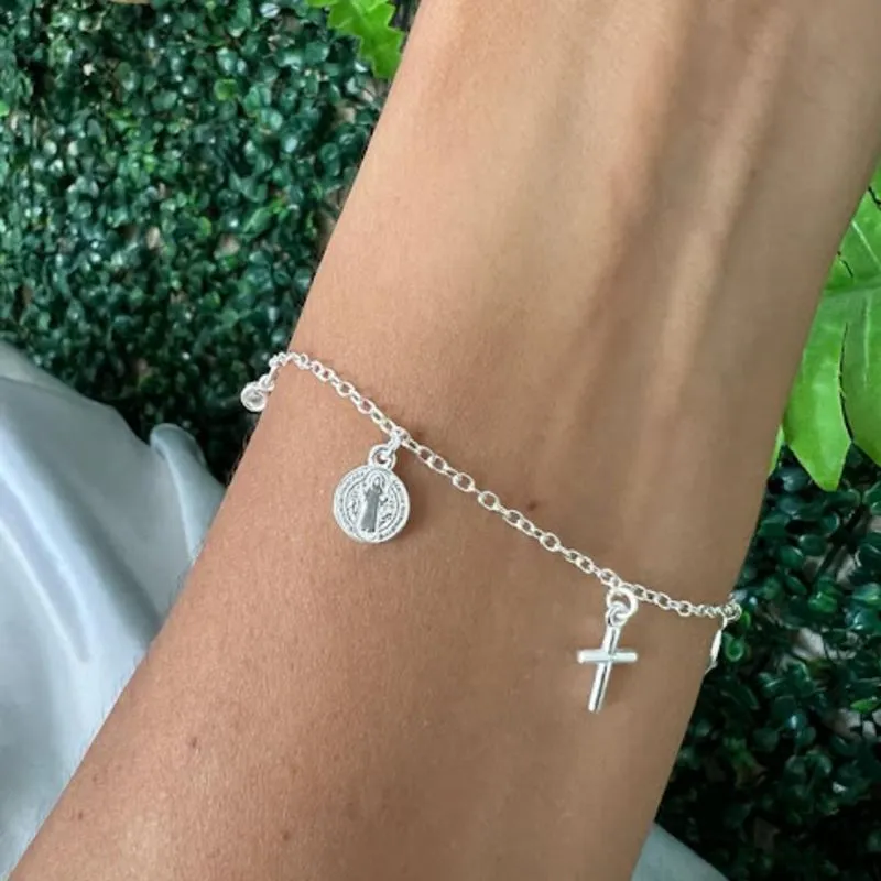 Pulseira Medalhinha de São Bento , CRuz e Ponto de Luz - Prata 925
