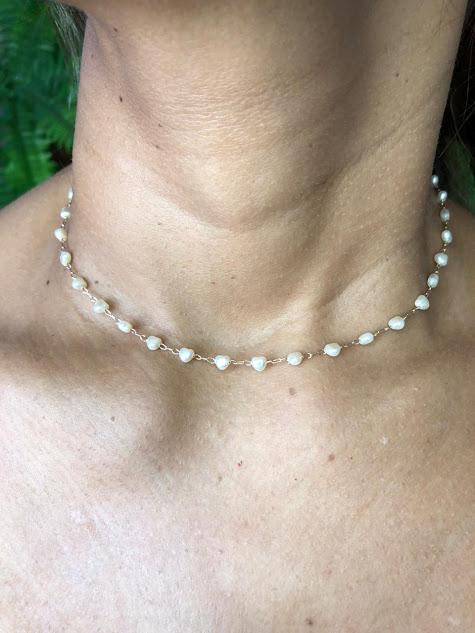 Choker de Pérolas com Formato de Coração - Banhado Ouro 18K