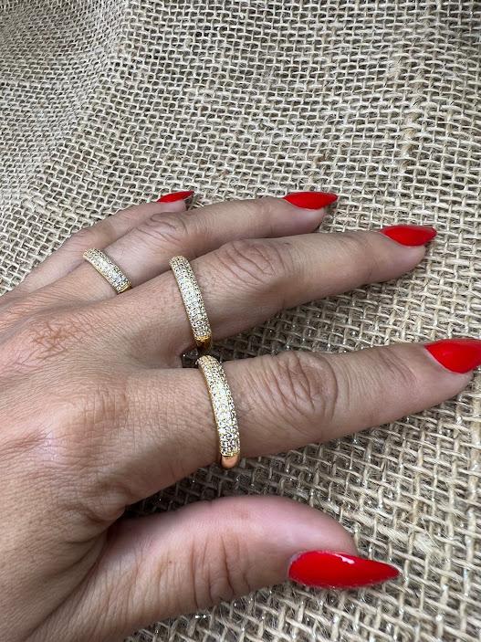Anel Aparador Boleado Grossinho 3 Fileiras de Zircônias - Banhado a Ouro 18K