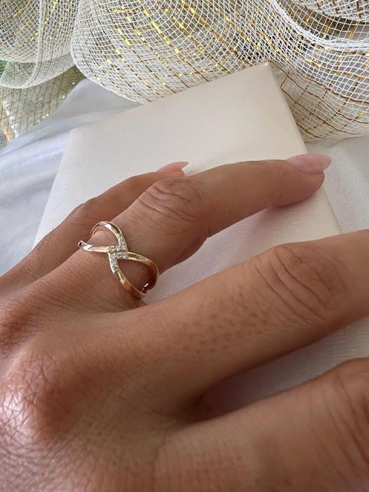 Anel com Pedras Cravejado - Banhado a Ouro 18K