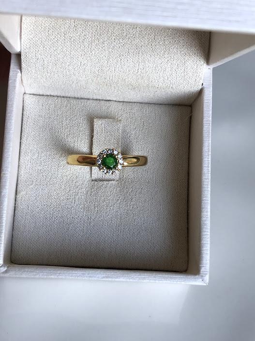 Anel Formatura Pedra Verde e Cravejado Zircônias - Banhado a Ouro 18K