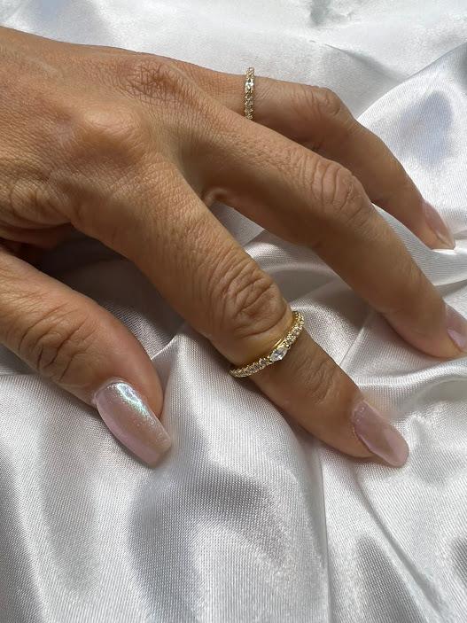 Anel Solitário com Cravejado de Zircônias - Banhado a Ouro 18K