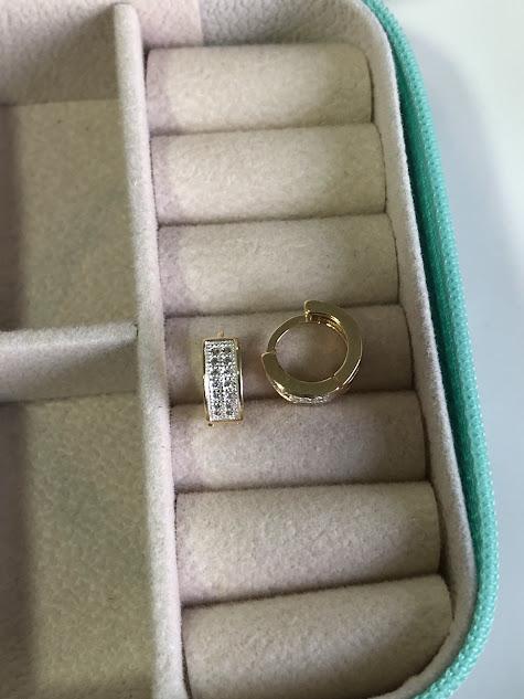 Argolinha Pequena 2 Fileiras de Zircônias e Detalhe em Ródio Branco - Banhado a Ouro 18k