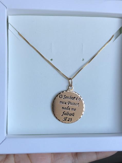Colar com Medalha 