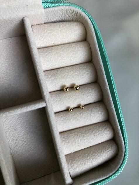 Dupla de Brincos Bolinha Lisa - Banhado a Ouro 18K