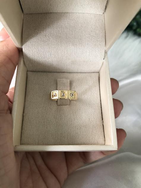 Anel ABC Plaquinhas Quadradas - Banhado a Ouro 18K