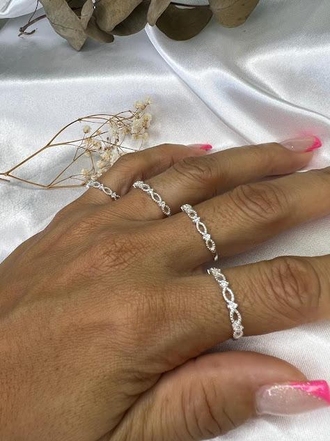 Anel de Elos Vazados com Pedra de Zircônia (Und) - Prata 925