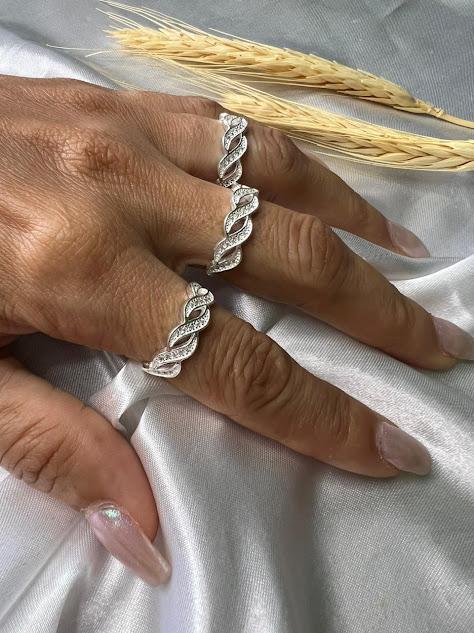 Anel Entrelaçado Cravado Zircônias (Und) - Prata 925