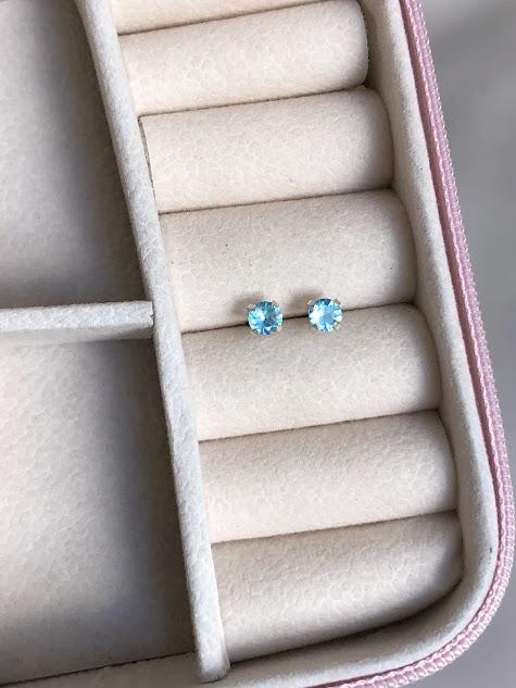 Brinco Zircônia Azul Céu Redonda 4mm - Prata 925