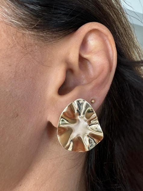 Brinco Oval Orgânico - Banhado a Ouro 18K