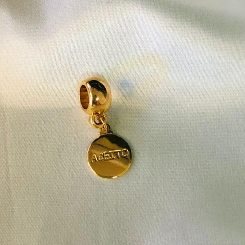 Berloque Dourado Aceito