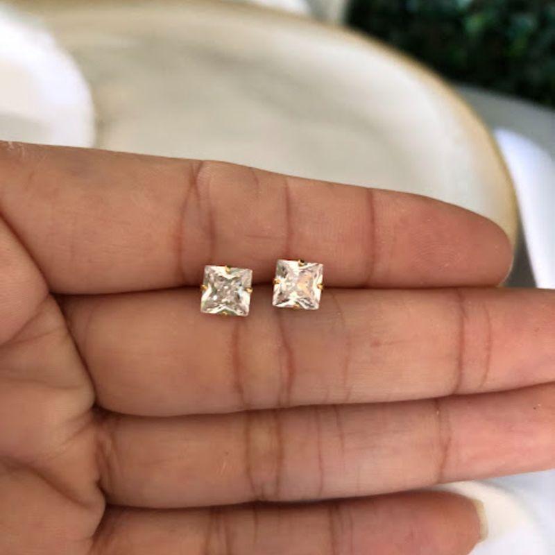 Brinco Ponto de Luz Quadrado Zircônia 6mm - Banhado a Ouro 18k