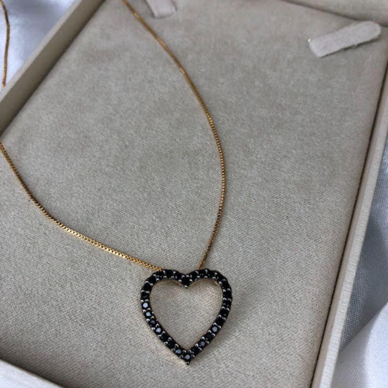 Colar de Coração Cravejado Zircônias Negras - Banhado a Ouro 18K - Jan