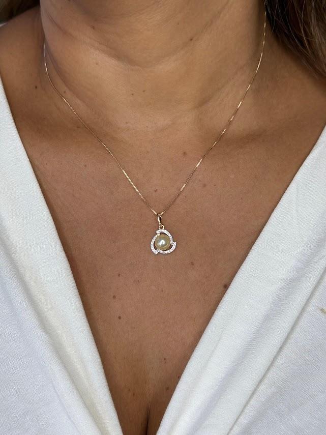 Colar Pingente Pérola Cravejada Zircônias - Banhado a Ouro 18K