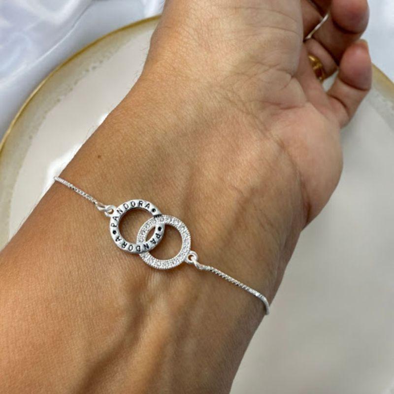 Pulseira com Círculos Entrelaçados e Cravejado Zircônias Inspiração Joia - Prata 925