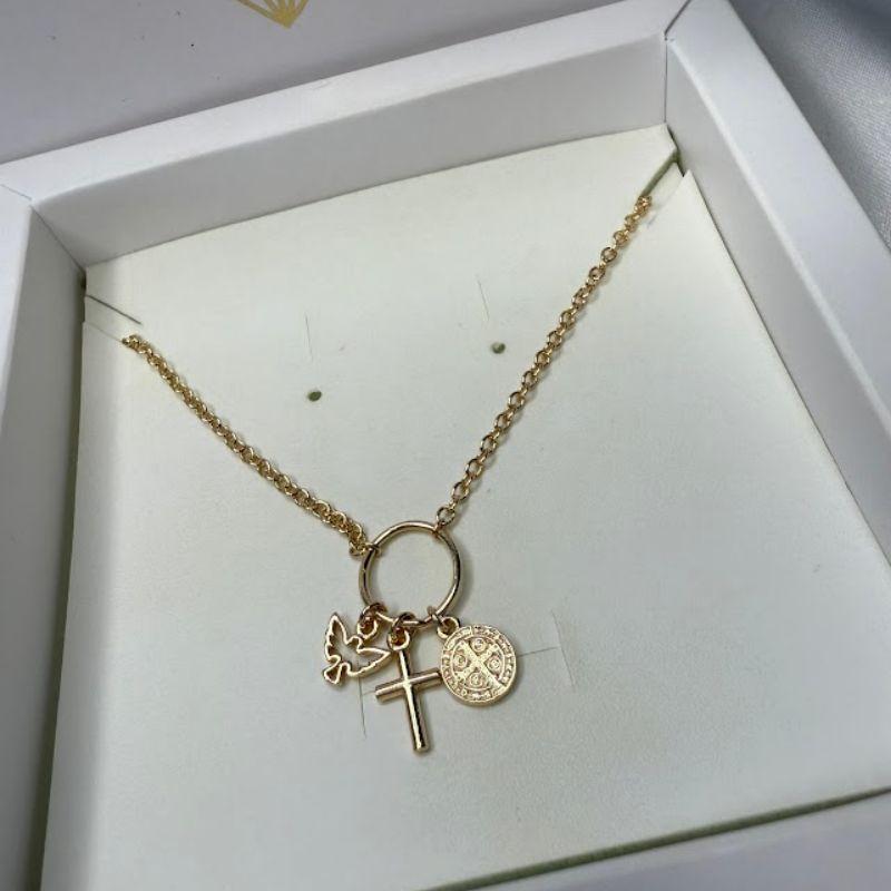 Colar Patuá Medalhinha São Bento Cruz e Espirito Santo - Banhado a Ouro 18k