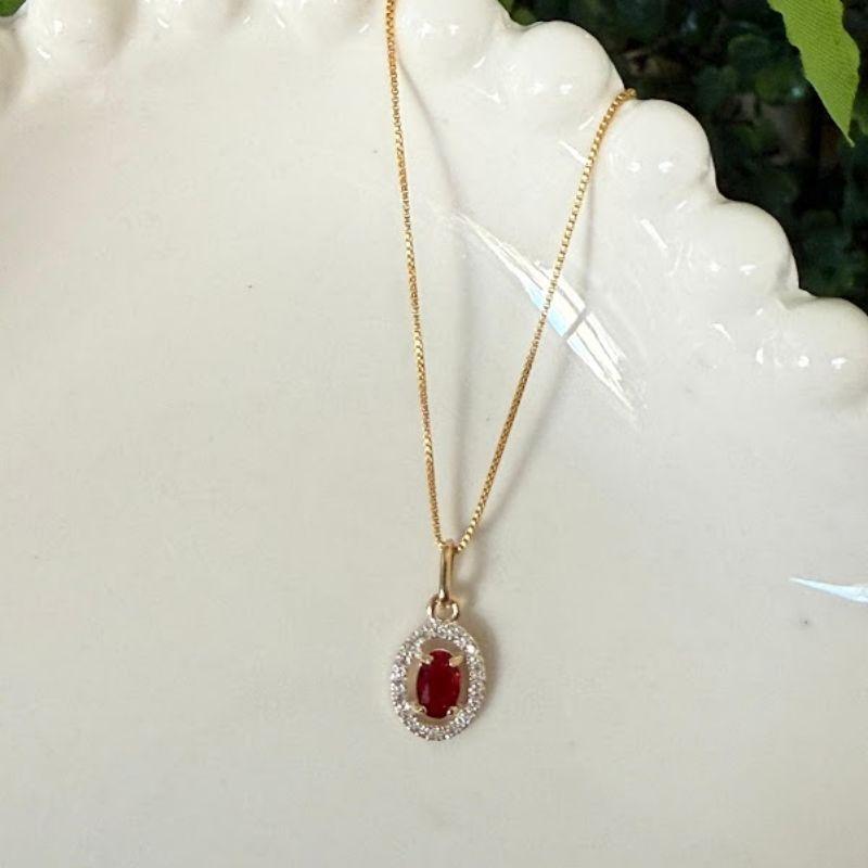Colar Pingente Oval Vermelho Cravejado Zircônias - Banhado a Ouro 18k