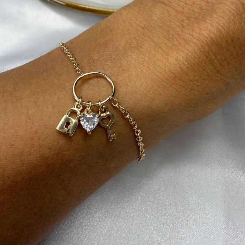 Pulseira Pìngentes Cadeado Com Chave e Zircônia - Banhado a Ouro 18k