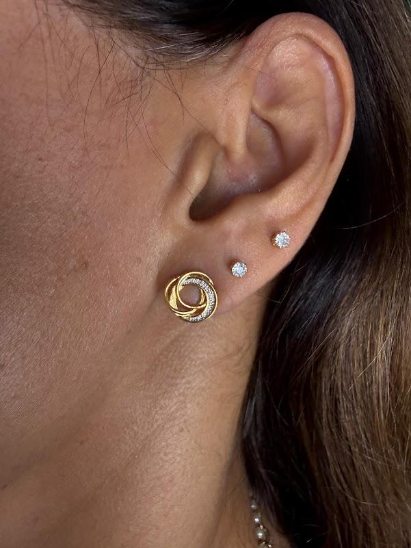 Brinco Entrelaçados e Detalhe em Ródio (Par) - Banhado a Ouro 18k
