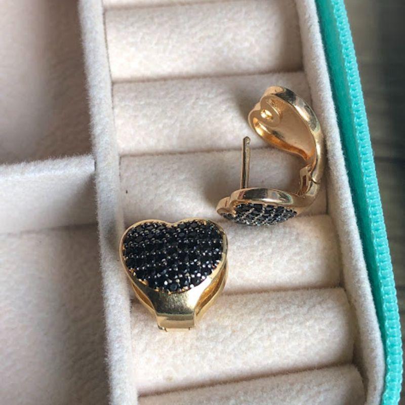 Brinco de Argola Click Coração Cravejado Zircônias Negras - Banhado a Ouro 18K
