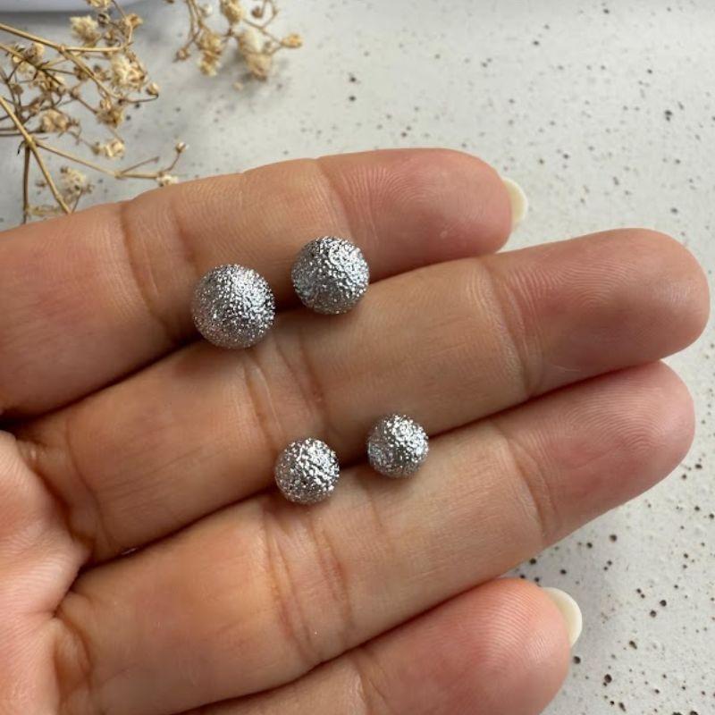 Dupla de Brincos de Bolinhas com Texturas em Ródio