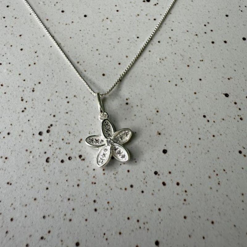 Pingente Flor Cravejado Zircônias - Prata 925