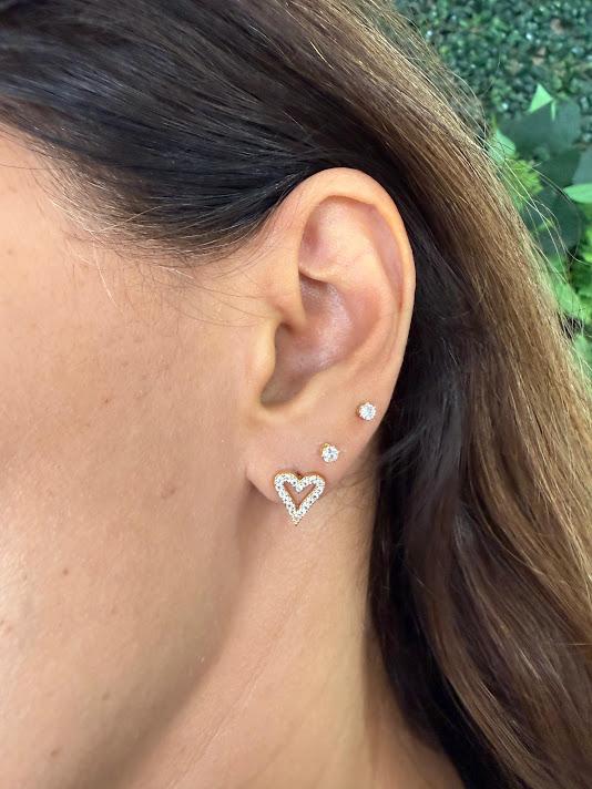 Brinco Coração Longo Cravejado Zircônias - Banhado a Ouro 18k
