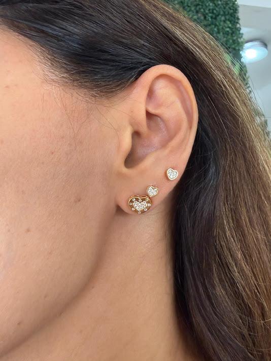 Brinco Pequeno Coração Liso com Cravejado de Zircônias - Banhado a Ouro 18k