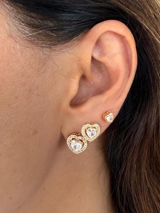 Brinco Coração Cravejado com Ponto de Luz P (Par) - Banhado a Ouro 18k