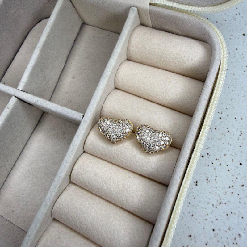 Brinco Pequeno Coração Cravejado Zircônias - Banhado a Ouro 18k