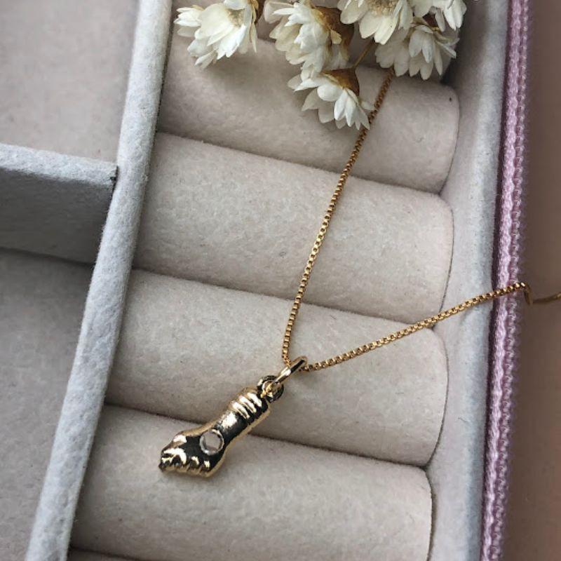Pingente Figa com Ponto de Luz Zircônia - Banhado a Ouro 18k