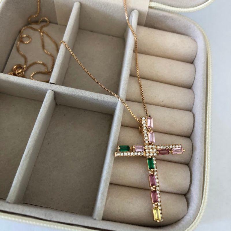 Colar de Cruz com Navetes de Zircônias Coloridas - Banhado a Ouro 18k