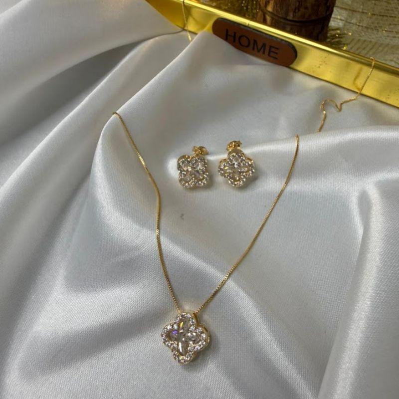 Conjunto Colar e Brincos Trevo Cravejado Zircônias - Banhado a ouro 18k