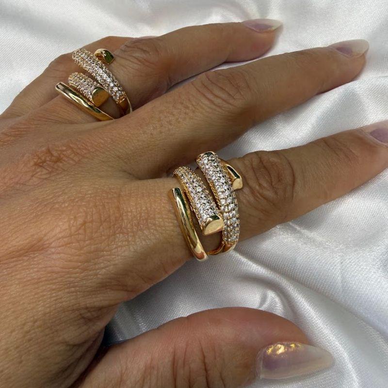 Anel com Voltas e com Cravejado Cravejado - Banhado a Ouro 18K