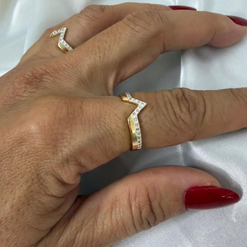 Anel em V Cravejado Zircônias Inspiração Joia - Banhado a Ouro 18k