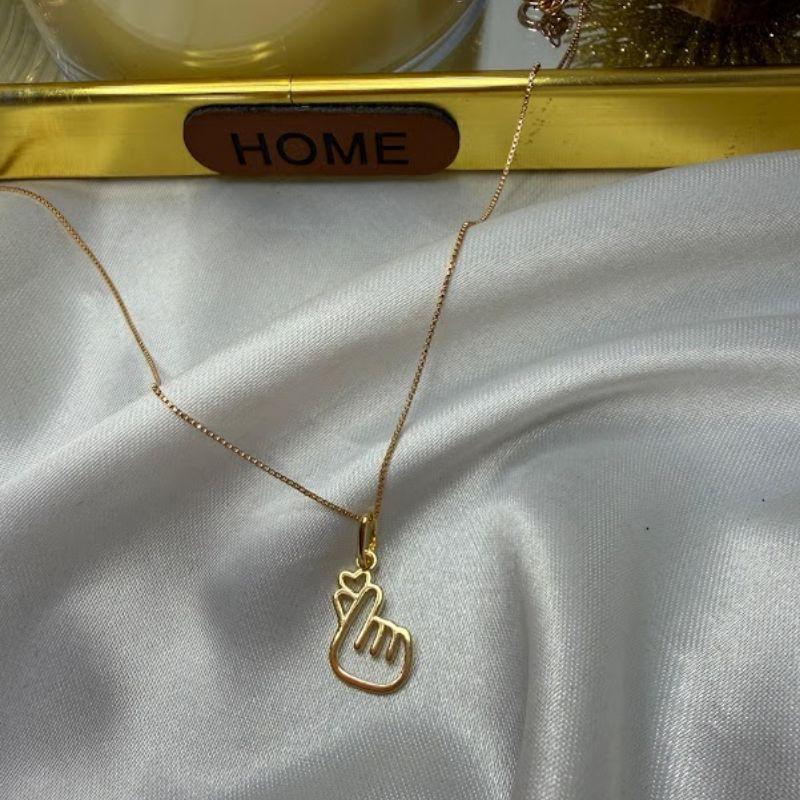 Colar Dorama Pingente Gesto de Coração Coreano - Banhado a Ouro 18k