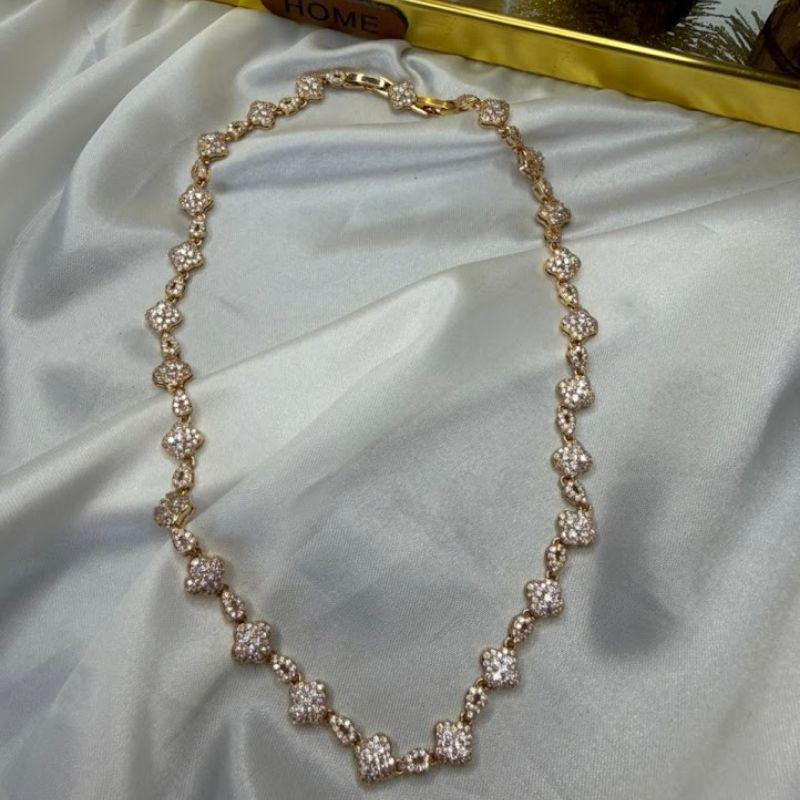 Colar Florzinha Cravejado Zircônias - Banhado a ouro 18k