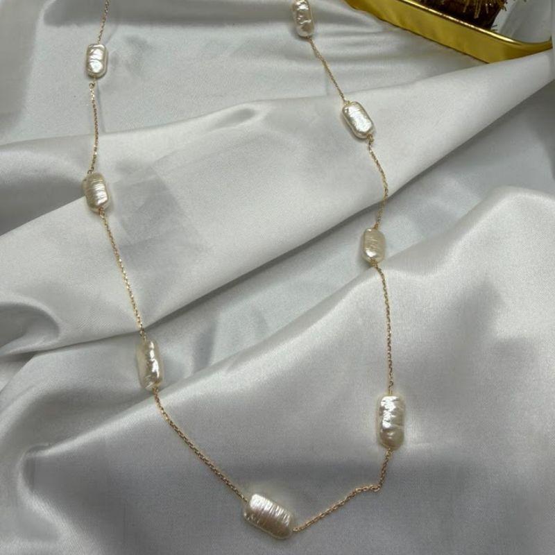 Colar Longo de Pérolas Barrocas - Banhado a Ouro 18k