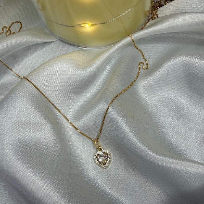 Colar Pingente Coração Cravejado com Ponto de Luz P - Banhado a Ouro 18k