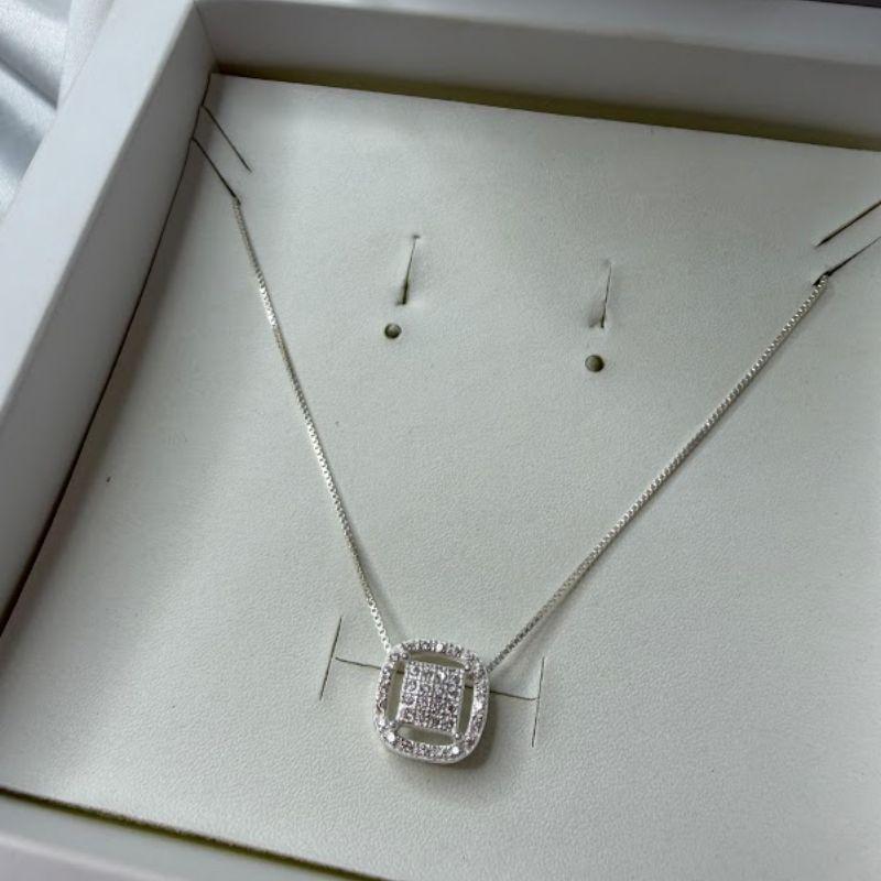 Colar Pingente Quadrado Cravejado Zircônias - PRATA 925