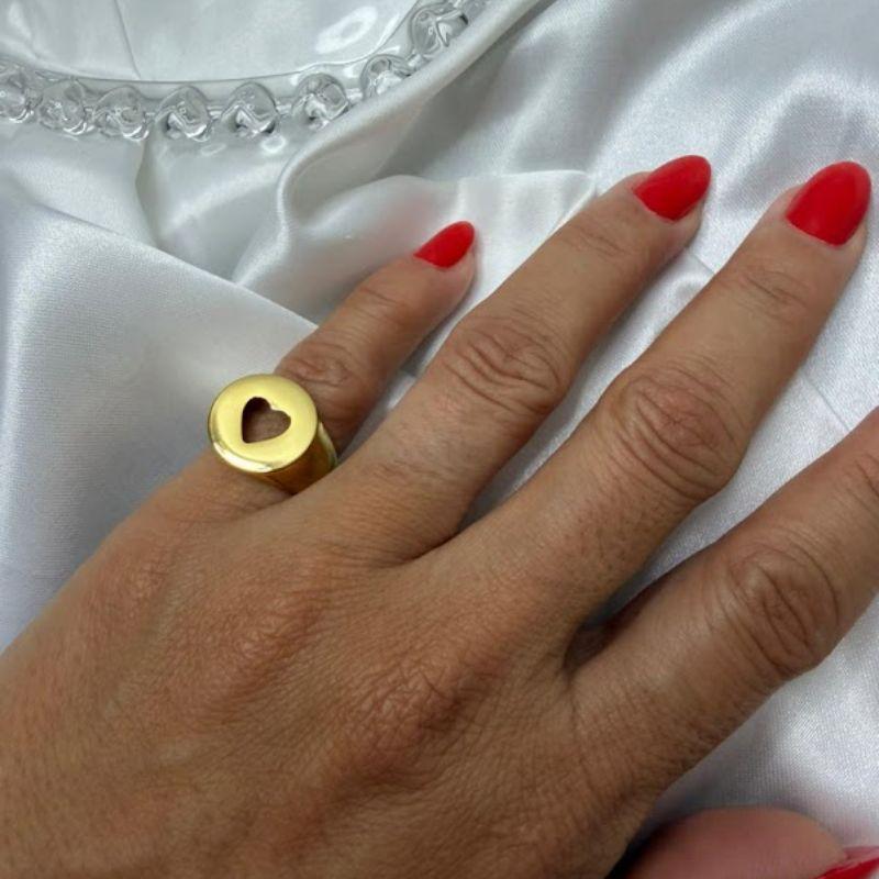 Anel Dedinho Coração Vazado Regulável - Banhado em Verniz Italiano