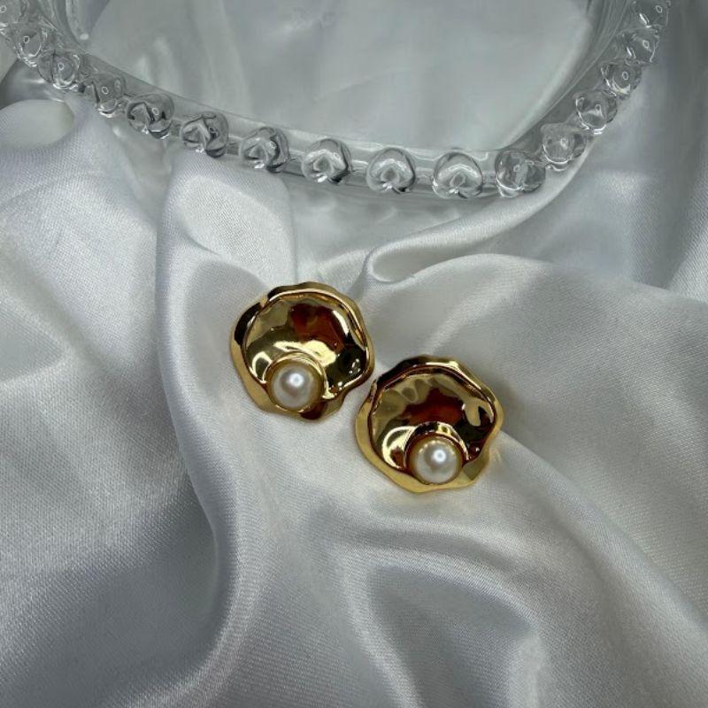 Brincos Orgânico Formato de Concha com Pérola - Banhado em Verniz Italiano