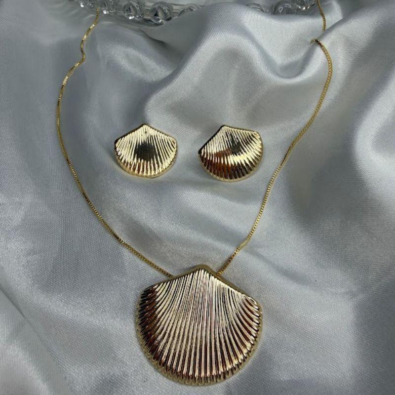 Conjunto Colar e Brincos de Concha Textura - Banhado a Ouro 18k